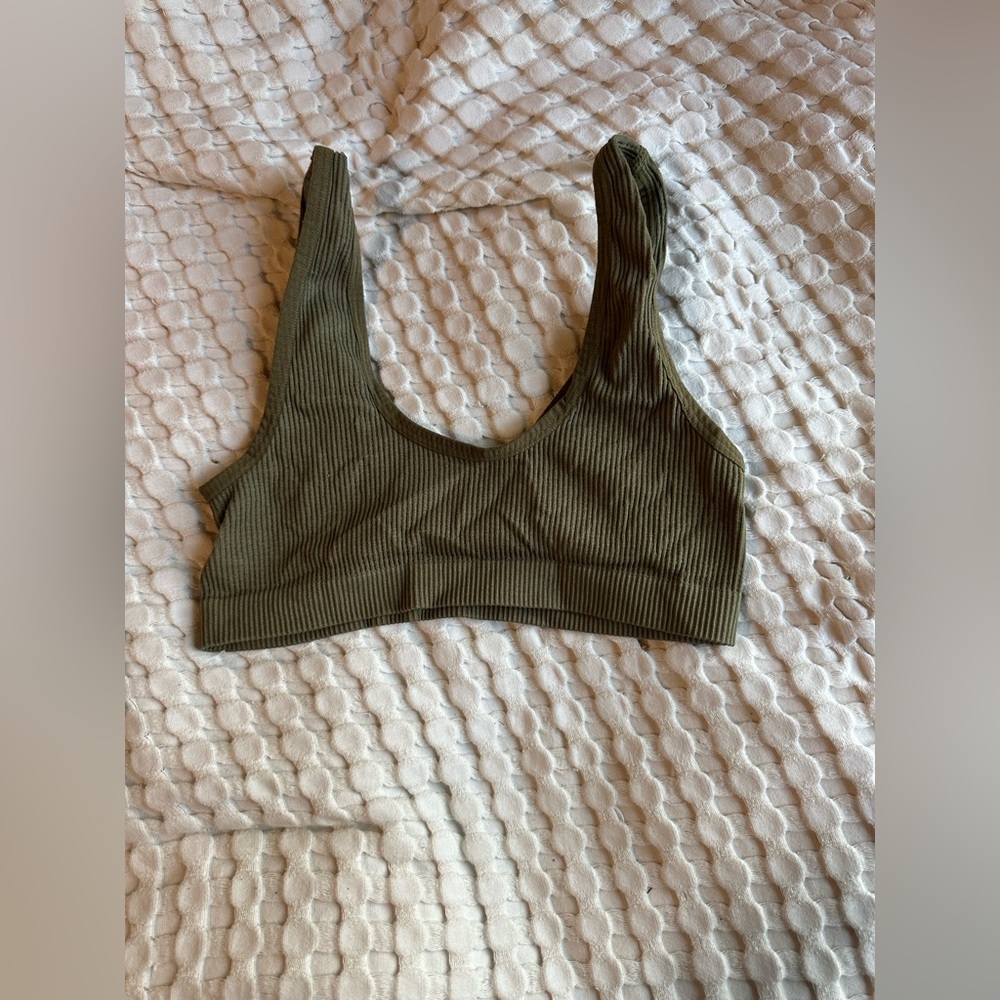 Green crop tops